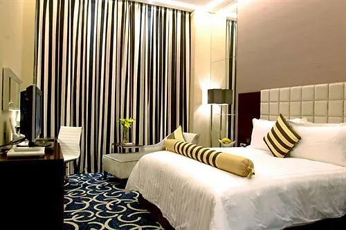 Ramada Plaza Zhengzhou 호텔